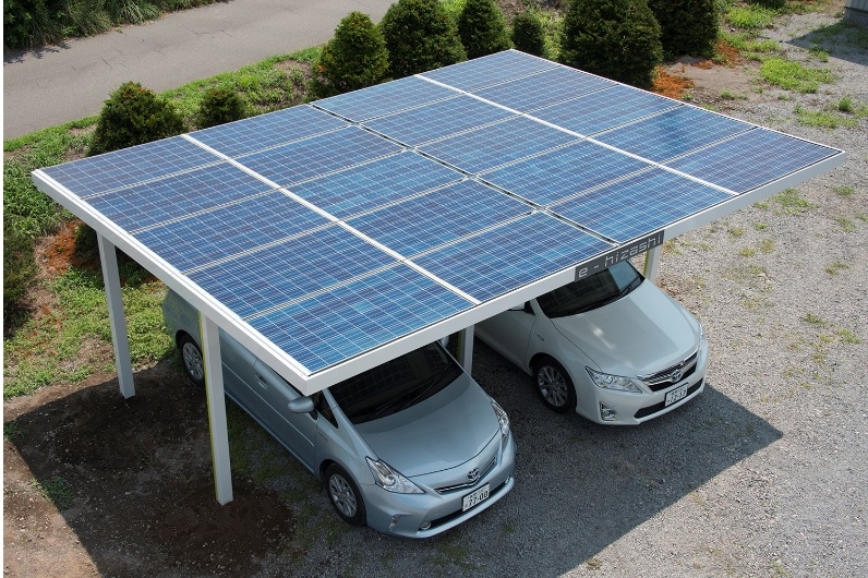 太陽光発電が一体型のカーポート