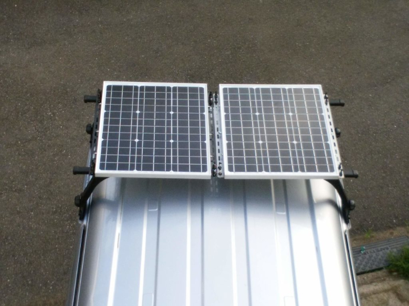 太陽光発電の折り畳み式ソーラーパネル