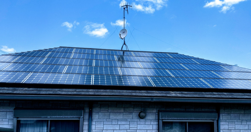 太陽光発電の屋根貸しにはリスクが多いので慎重に検討を